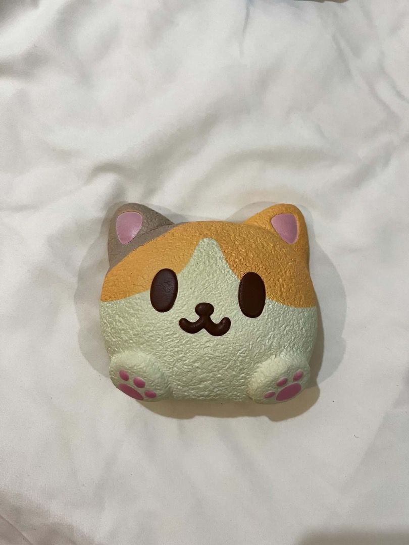 Ibloom Jumbo Mikepan Squishy (Category: Designer & Blind Box Toys) located in Marikina City. Submitted by spicyysalmon.archive (Listing ID 1460461742, Image 1). Description: 🤍 an original ibloom! 🤍 please note: due to their age, there are some minor paint cracks/imperfections on certain areas.