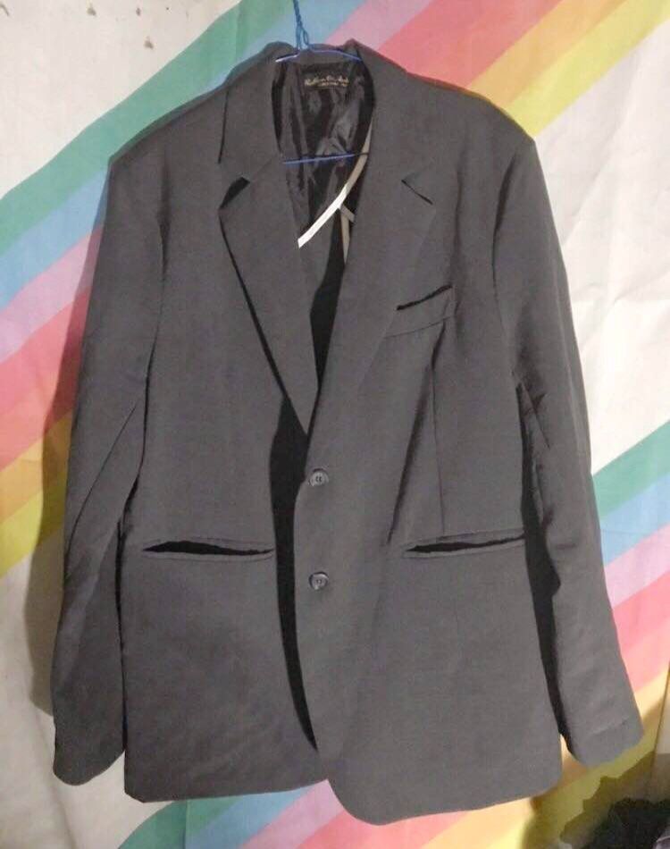 Imported Gray Two-Button Blazer L XL (Category: Coats, Jackets and Outerwear) located in Marikina City. Submitted by theconstantdeclutterer (Listing ID 1460465231, Image 3). Description: -New imported classy Reborn & Andi gray blazer with half lining. Fits Large to semi XL, 23 inches chest, 33 inches length. Lightweight, can be used in Pinas weather. -Can be unisex. Just needs ironing as kept in balikbayan box. Order now! .