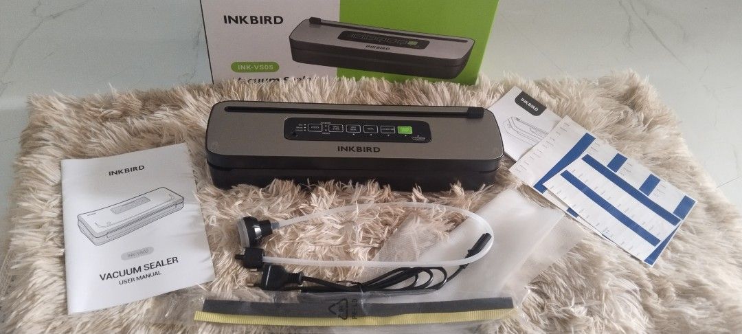 INKBIRD INK-VS05 Vacuum Sealer Machine (Category: Other Kitchen Appliances) located in Santa Maria. Submitted by fhinx (Listing ID 1460311792, Image 2). Description: - INKBIRD Vacuum Sealer (Model: INK-VS05) - Keeps food fresh significantly longer - Perfect for meal prepping and storing leftovers - Features an easy-to-use control panel - Package includes: Vacuum sealer machine, user manual, accessory hose, and sealing bags - Includes power cord I