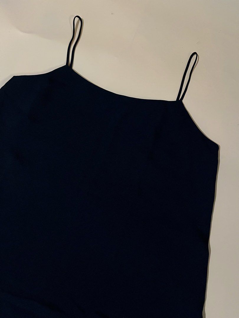 Innerpure Black Midi Slip Dress (Category: Dresses) located in Talisay. Submitted by ks_things (Listing ID 1460406688, Image 3). Description: - Black midi slip dress from Innerpure - Simple spaghetti straps and square neckline - Midi length, hits below the knee - Lined for comfort - Versatile for layering or wearing on its own 📍Talisay City, Negros Occidental 💰Mode of payment - Gcash 📦Pick up/ Delivery via J&t ❗️No meet ups.