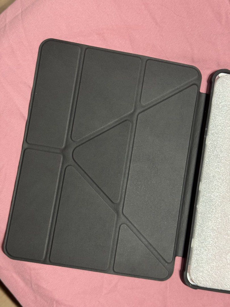 Ipad Case for Ipad Air4/5 (10.9 inch) (Category: Cases & Sleeves) located in Manila. Submitted by je2ny (Listing ID 1460405736, Image 3). Description: RFS: Extra Piece Price Negotiable.