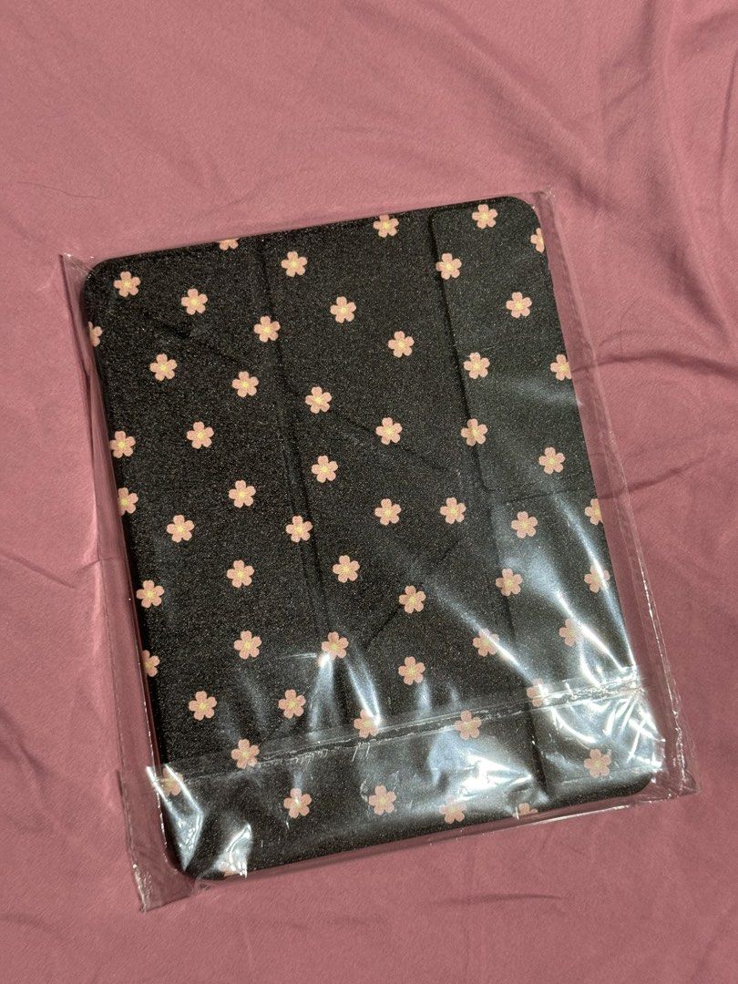 Ipad Case for Ipad Air4/5 (10.9 inch) (Category: Cases & Sleeves) located in Manila. Submitted by je2ny (Listing ID 1460405736, Image 2). Description: RFS: Extra Piece Price Negotiable.