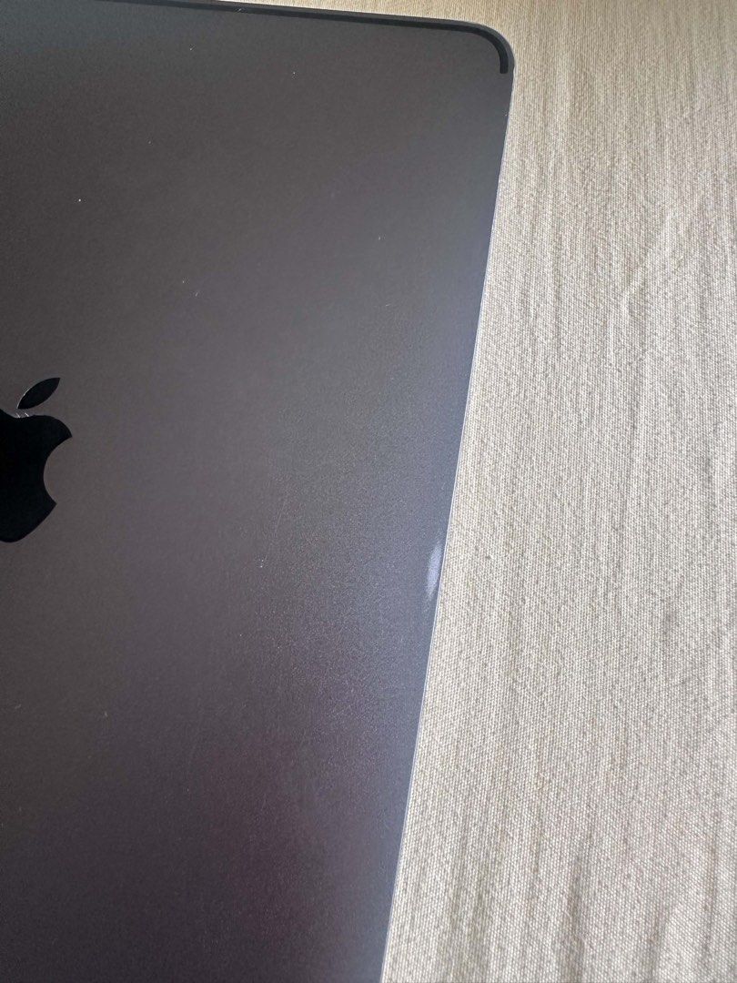 IPAD PRO 11 GEN2 (Category: iPad) located in Manila. Submitted by jansen.wolf (Listing ID 1460341618, Image 3). Description: IPAD PRO 11 GEN 2 256GB UNIT ONLY ISSUE MINIMAL DENTS ONLY.