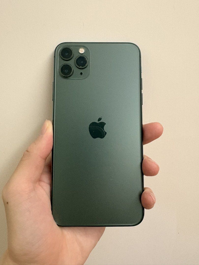iPhone 11 Pro 暗夜綠 （分類：iPhone 11 系列）位於 Hong Kong。 由 gerald30 提交（商品編號 1460485041，圖片 1）。簡介： iPhone 11 Pro，暗夜綠色。三鏡頭設計，影相一流。機身冇花痕，操作正常。有盒，但冇充電器同耳機。有意請PM。。