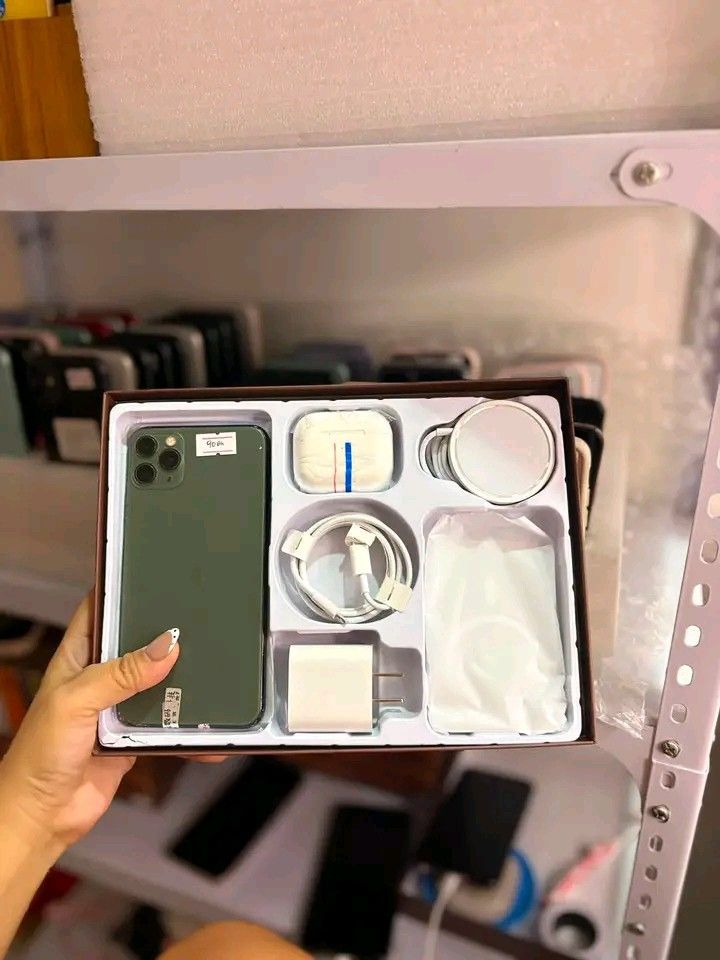 Iphone 11pro max (Category: iPhone 11 Series) located in Manila. Submitted by kzgadgets (Listing ID 1460317125, Image 2). Description: Onhaaaand🌸 Ready to deliver & ship. 𝐢𝐏𝐡𝟎𝟎𝟎𝟎𝐧𝐞 𝟏𝟏𝐏𝐑𝐎𝐌𝐀𝐗 𝟐𝟓𝟔𝐆𝐁🍏 • Any sim & Factory Onhaaaand🌸 Ready to deliver & ship. 𝐢𝐏𝐡𝟎𝟎𝟎𝟎𝐧𝐞 𝟏𝟏𝐏𝐑𝐎𝐌𝐀𝐗 𝟐𝟓𝟔𝐆𝐁🍏 • Any sim & Factory Unlocked 🛜 WIFI & DATA USE 🔋 90% Battery health 💈 IOS 26+ latest version 📯 Safe to update & reset �