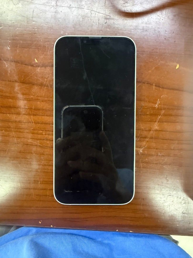 Iphone 14 plus (Category: iPhone 14 Series) located in Kuala Lumpur. Submitted by stevechan66 (Listing ID 1460446721, Image 3). Description: good protected phone can visit my store for more details and a new screen protector casing will be provided Venue :Prangin mall phone:0184692888.