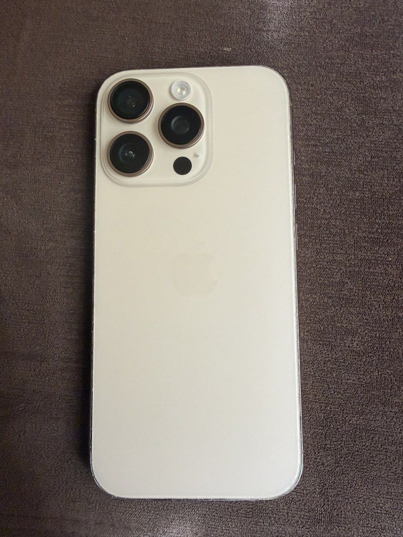 IPHONE 16 pro (Category: iPhone 16 Series) located in Calamba. Submitted by bianca0828 (Listing ID 1460370481, Image 1). Description: IPHONE 16 pro GOLD 128 GB 91% batt health 511 cc With box With 2 cases Honest issue : palit Lcd original oled and back glass maliban don wala na ! 🔋matagal malobat! 📸malinaw na camera ! Meet up transaction only 📍 calamba laguna May onting bawas pa ! Pass sa barat.