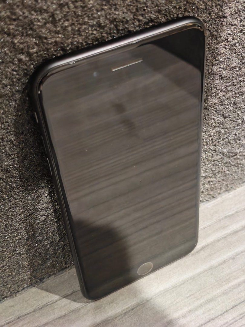 iPhone 7plus (Category: iPhone 7 Series) located in Kuala Lumpur. Submitted by JasonNgew (Listing ID 1460471963, Image 2). Description: IOS 15.8.5 Chip:Apple 10 fusion Battery:3000mah+ Weight:150g Thickness:7.3mm .