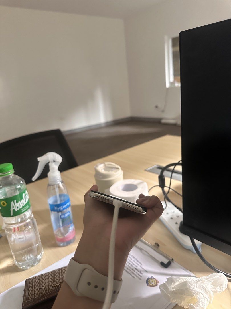 Iphone x (Category: iPhone X Series) located in Manila. Submitted by elywang30 (Listing ID 1460322759, Image 3). Description: .