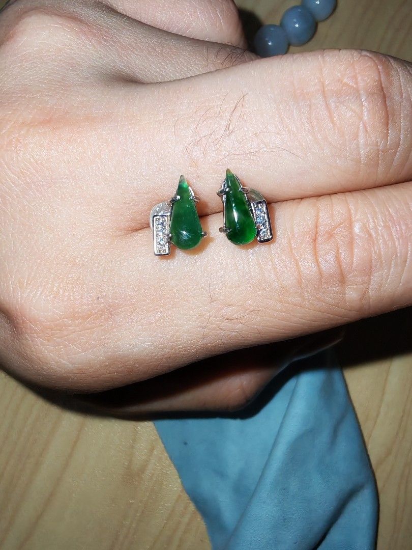 Jadeite earring tear drop (Category: Earrings) located in Bacoor. Submitted by jadeitemaster (Listing ID 1460485892, Image 3). Description: Customized S925 setting Type A burmese jadeite With certificate Only one, one of a kind!!!.