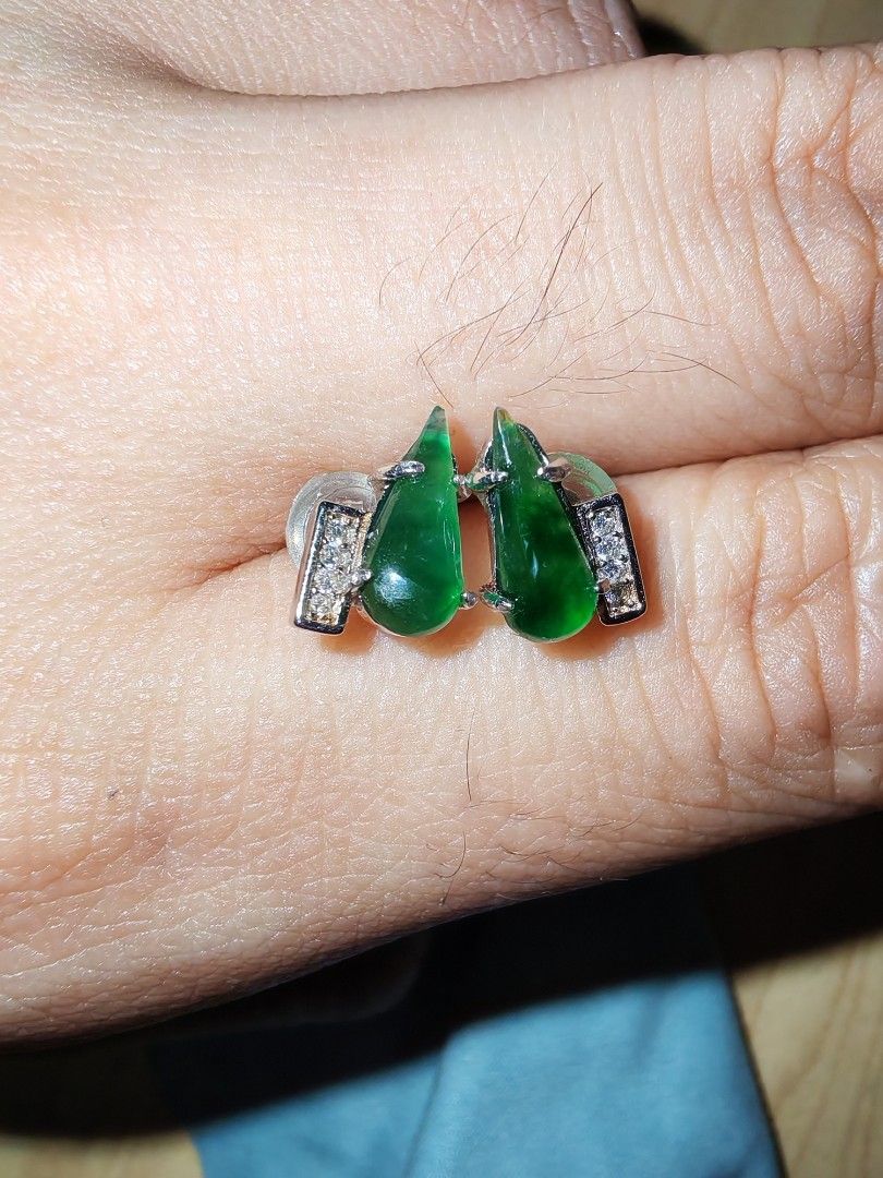 Jadeite earring tear drop (Category: Earrings) located in Bacoor. Submitted by jadeitemaster (Listing ID 1460485892, Image 2). Description: Customized S925 setting Type A burmese jadeite With certificate Only one, one of a kind!!!.