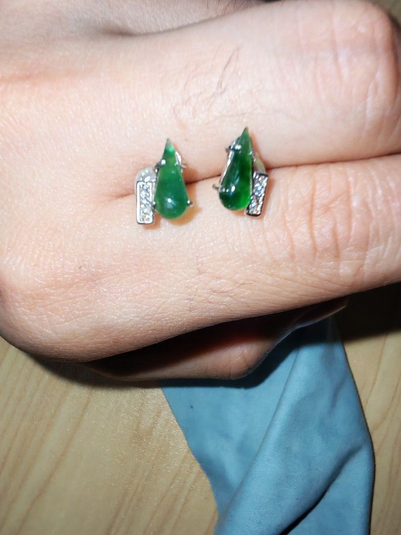 Jadeite earring tear drop (Category: Earrings) located in Bacoor. Submitted by jadeitemaster (Listing ID 1460485892, Image 1). Description: Customized S925 setting Type A burmese jadeite With certificate Only one, one of a kind!!!.