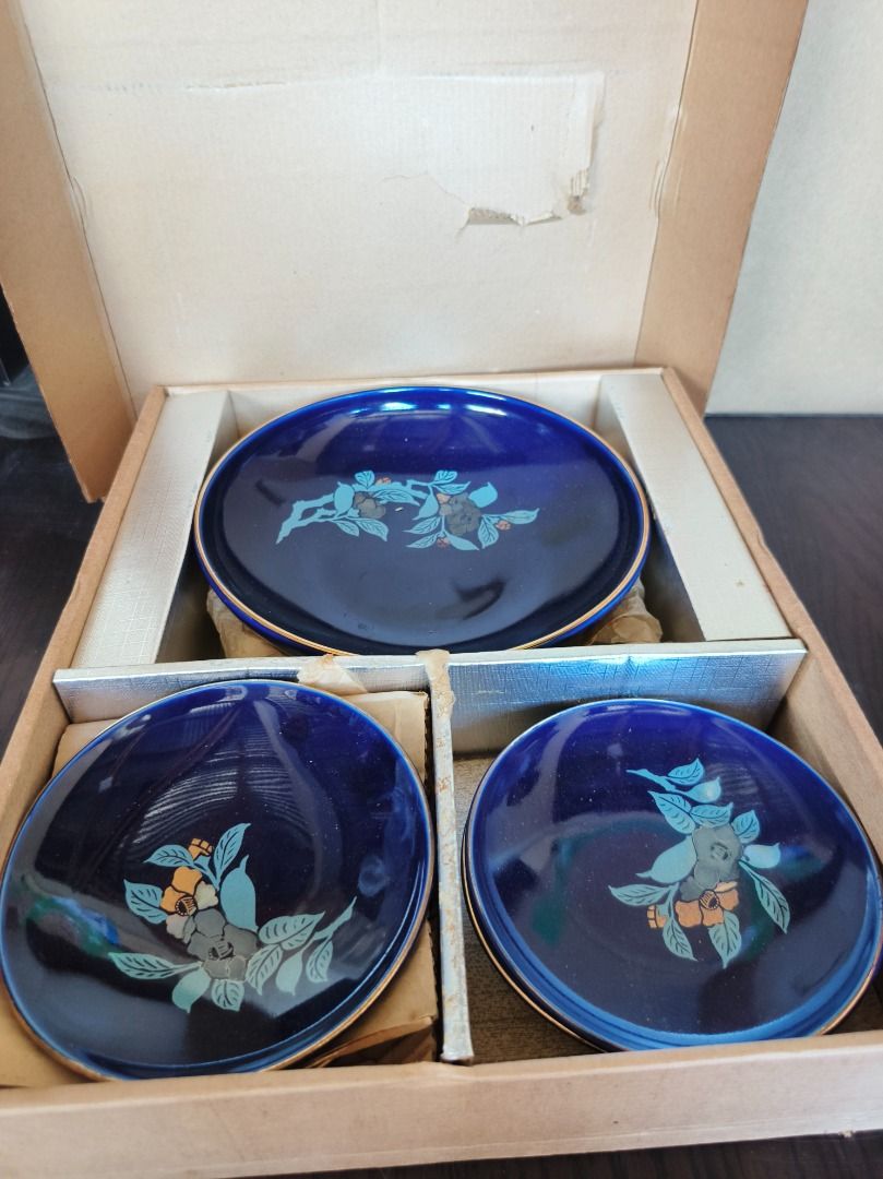 Japan Blue Designer Decorative Plate (Category: Vases & Decorative Bowls) located in San Leonardo. Submitted by burgossanleonardo.12345 (Listing ID 1460370834, Image 1). Description: - Brand New - Japan brand - Ocean color with Flower design - 3pcs.