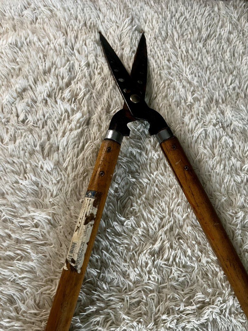 Japanese hedge shears (Karikomi Basami) (Category: Grass Mowers & Trimmers) located in Valenzuela. Submitted by cherrysan_911 (Listing ID 1460422051, Image 3). Description: Razor-Sharp Japanese Steel — Crafted from high-quality Japanese steel, our shears ensure razor-sharp cuts, high durability, and wear resistance, designed for clean, precise trimming..