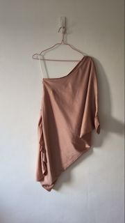 (Category: ) located in . Submitted by prelovedbyfashionista (Listing ID 1460461832, Image 1). Description: .