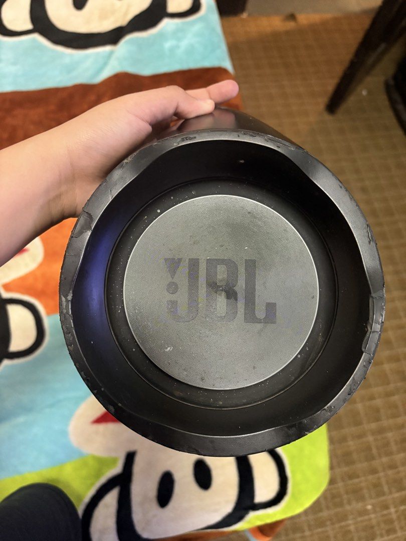 Jbl boombox (Category: Soundbars, Speakers & Amplifiers) located in Manila. Submitted by ivydiabordo (Listing ID 1460417202, Image 3). Description: No sound issue with minimal dents only Rfs: hindi na need.