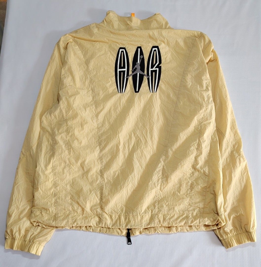 JORDAN (Category: Coats, Jackets and Outerwear) located in Bislig. Submitted by tuazons21 (Listing ID 1460430770, Image 2). Description: JORDAN FLIGHT MVP STATEMENT JACKET💛 SIZE XXL ON TAG 25×28 CR 10/10 NO FLAWS GOOD AS NEW CONDITION🫶 DETAILS POSTED⤵️ DM TO PURCHASE 💸📩.