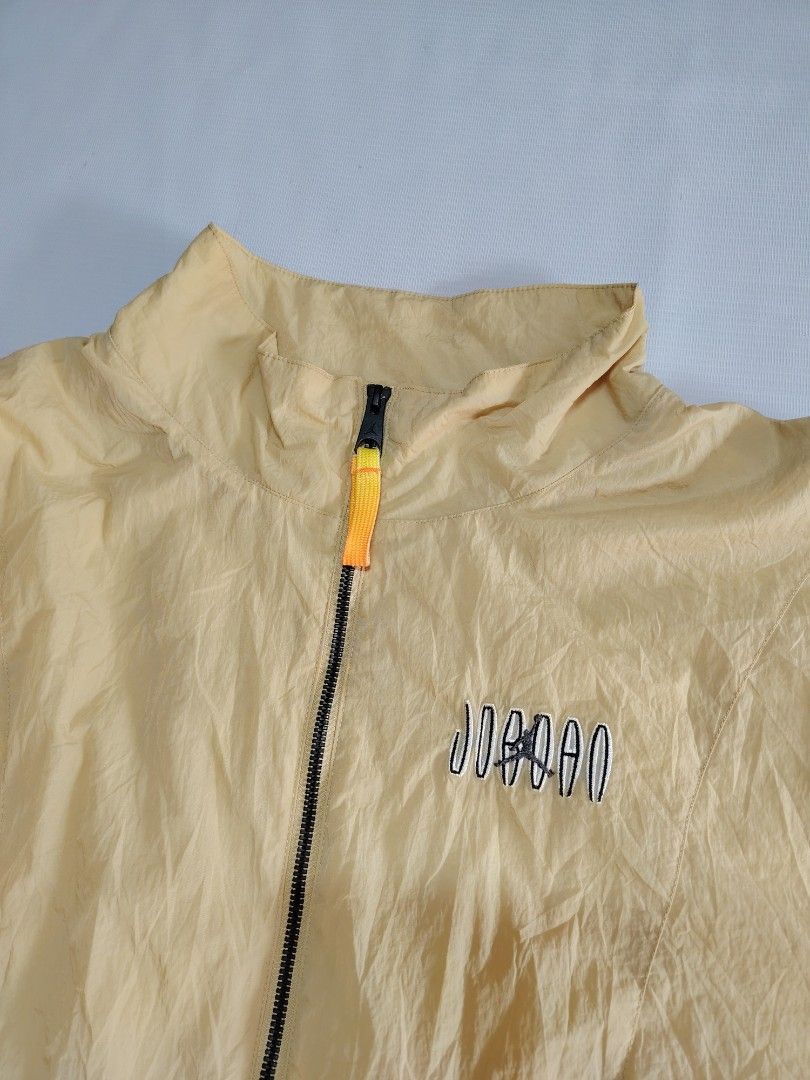 JORDAN (Category: Coats, Jackets and Outerwear) located in Bislig. Submitted by tuazons21 (Listing ID 1460430770, Image 3). Description: JORDAN FLIGHT MVP STATEMENT JACKET💛 SIZE XXL ON TAG 25×28 CR 10/10 NO FLAWS GOOD AS NEW CONDITION🫶 DETAILS POSTED⤵️ DM TO PURCHASE 💸📩.