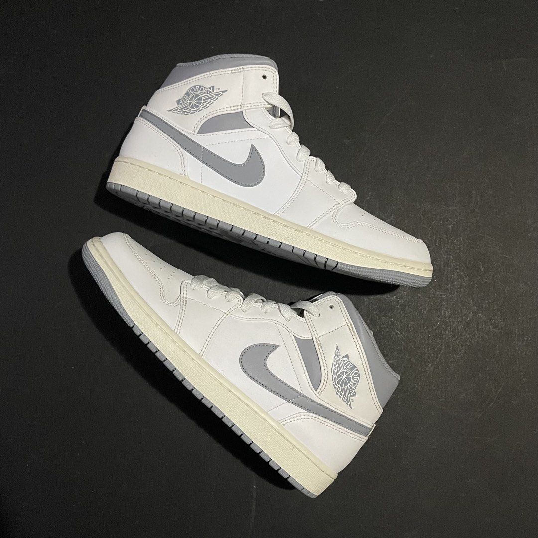 Jordan 1 Mid Vintage Grey (Category: Sneakers) located in Manila. Submitted by sole_origin (Listing ID 1460373108, Image 3). Description: FOR SALE Jordan 1 Mid Vintage Grey Size: 9.5mens / 27.5cm Brandnew with original box -₱3,700 only Shipping via LBC / J&T / JRS / Lalamove 📍BGC, Taguig.