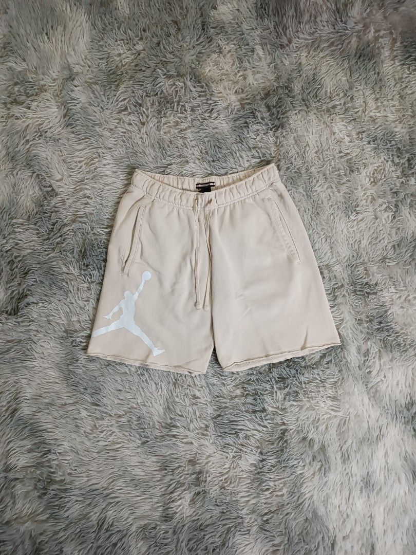 Jordan Essentials 'Biglogo' Fleece Short (Cream) (Category: Shorts) located in Mandaluyong City. Submitted by retro.199x (Listing ID 1460407444, Image 1). Description: SIZE SMALL ON TAG Waist: 28-35 Length: 18 Thigh:14 Leg Opening: 11.5 EXCELLENT CONDITION.