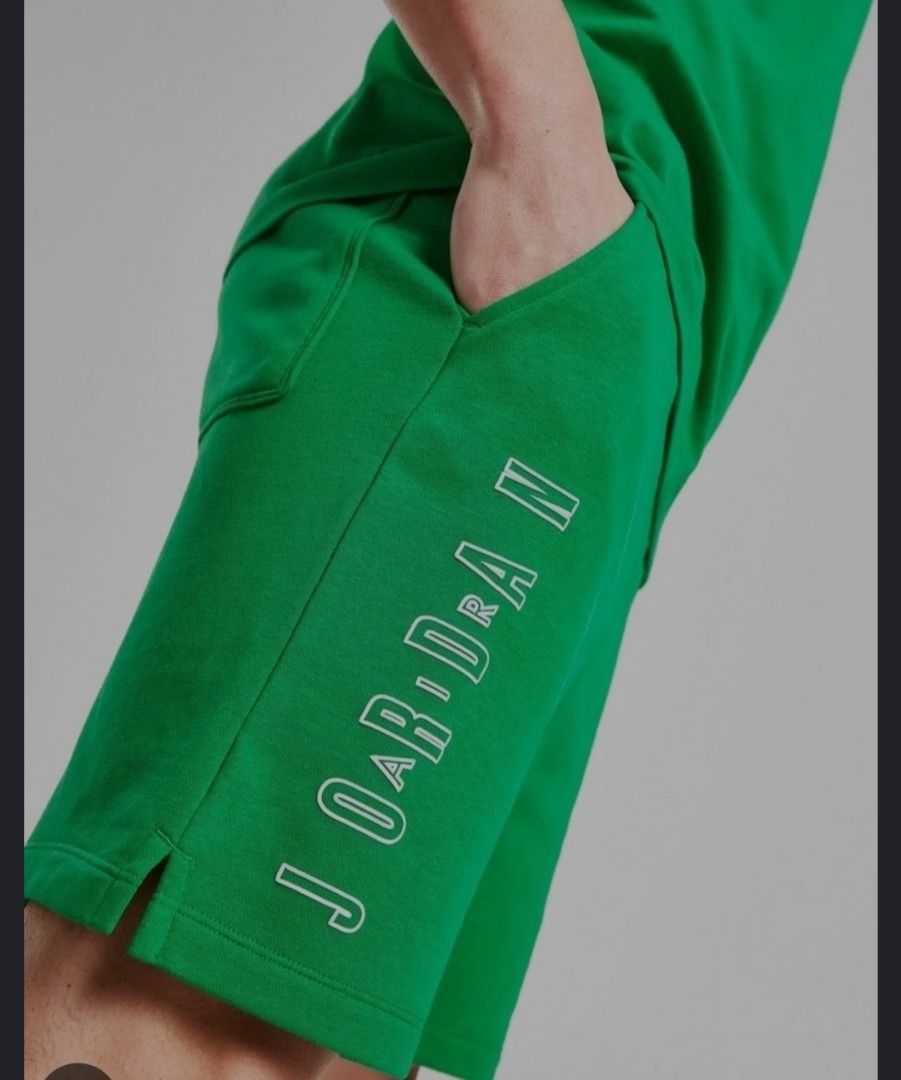 Jordan Fleece Short (Green) (Category: Shorts) located in Mandaluyong City. Submitted by retro.199x (Listing ID 1460405191, Image 2). Description: SIZE MEDUIM ON TAG Waist: 28-36 Length: 18 Thigh: 14 Leg Opening: 12.5 PRISTINE CONDITION *PAINT STAINS.