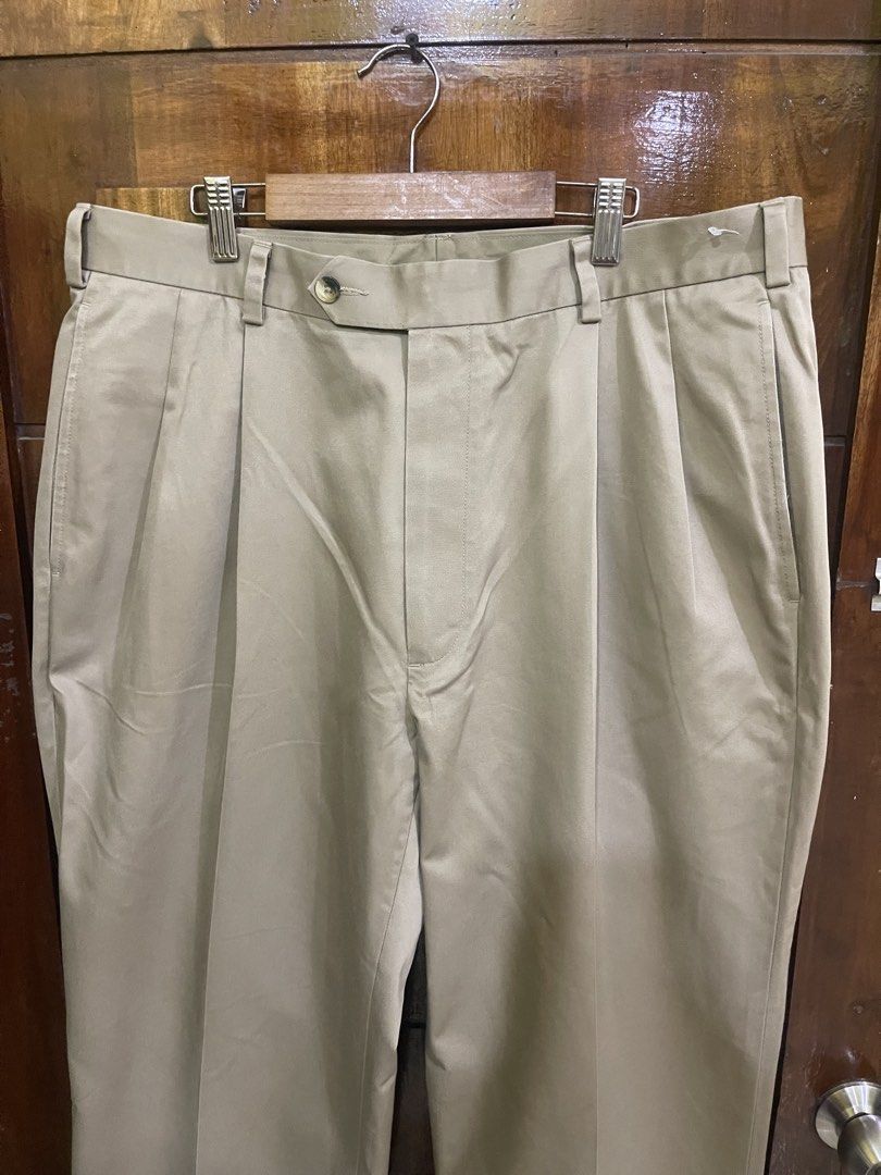 Jos A Bank Chino Pants (Category: Chinos) located in Marikina City. Submitted by greatfindsmnlph (Listing ID 1460393663, Image 3). Description: Jos A Bank Chino Pants Price: 350 Size: XL Waistline: 36 Length: 45 Hemline: 9.5 Color: Khaki Color Rate: 10/10 Condition: 10/10 almost new Very nice in actual.