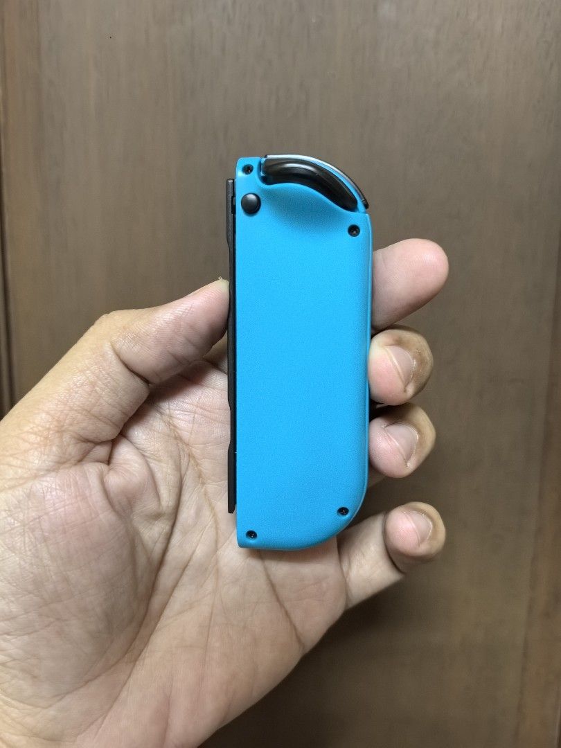 Joy 2 controller for Nintendo switch (Category: Controllers) located in Quezon City. Submitted by unboxingtito (Listing ID 1460422305, Image 3). Description: Joy 2 controller for Nintendo switch -brand new and unused..