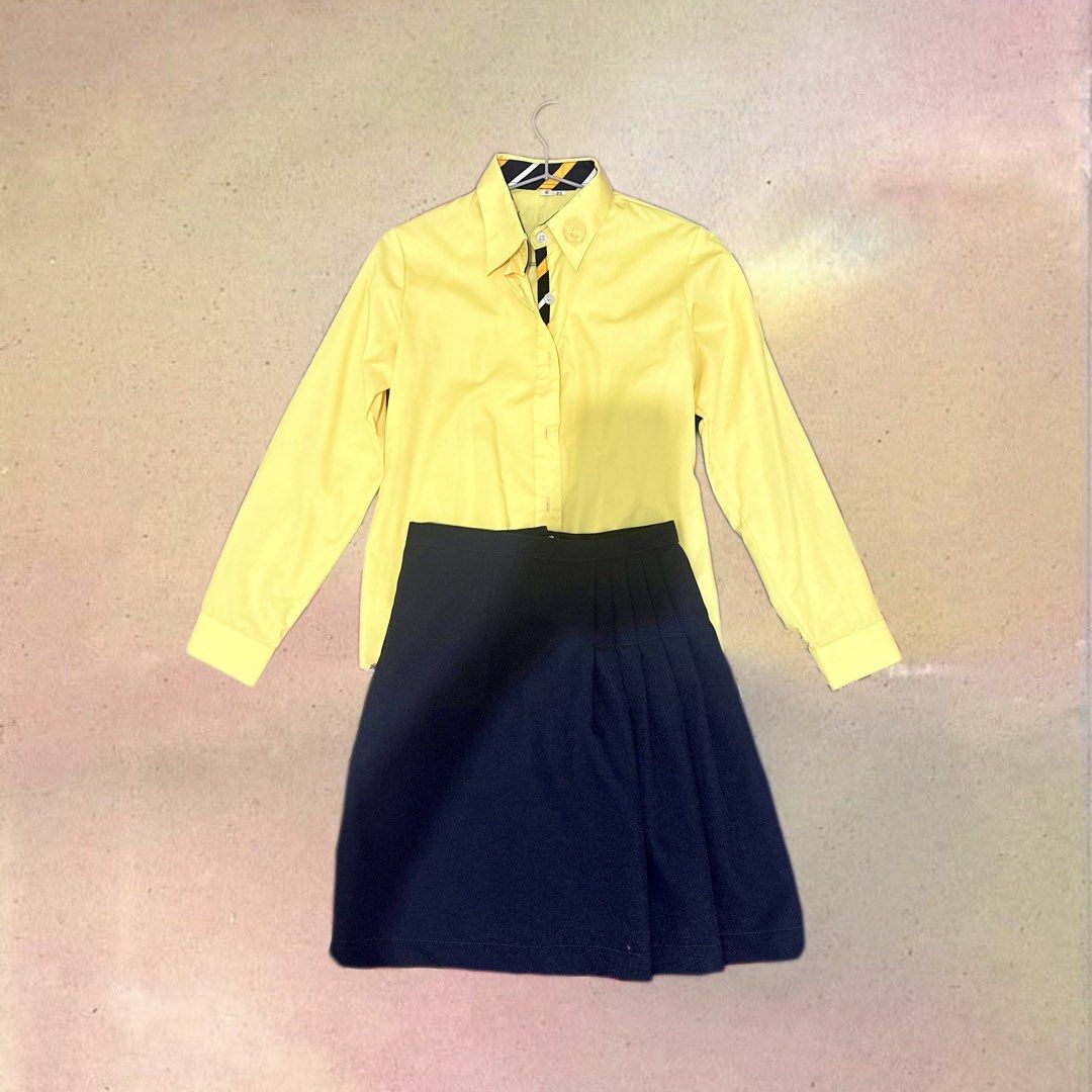JRU Uniform Set (Category: Sets or Coordinates) located in Pateros City. Submitted by spicyhealy_ (Listing ID 1460395001, Image 1). Description: BRAND NEW NO FLAWS Size small.