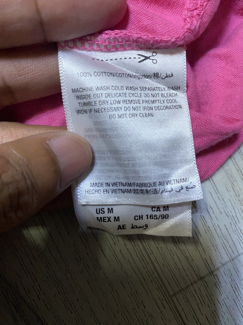 Juicy Couture Pink (Category: Shirts) located in Pasig City. Submitted by terrencec34805 (Listing ID 1460497004, Image 3). Description: - Pink Juicy Couture T-shirt Excellent condition Size:Medium Width:18 Length:24.