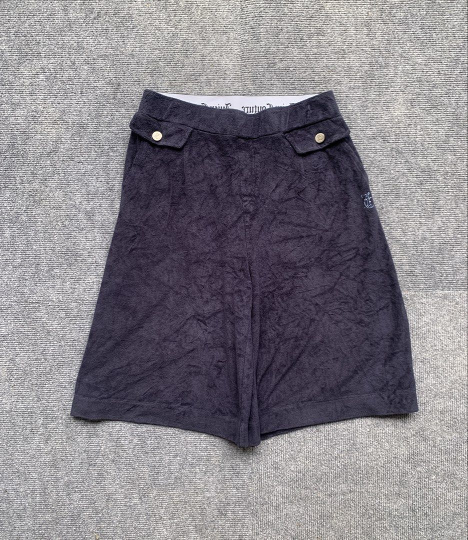 Juicy Couture Velvet Bermuda Pants (Category: Other Bottoms) located in Marikina City. Submitted by azaero (Listing ID 1460441843, Image 2). Description: Garterized W 30 x L 23.5 Color rate 10/10.