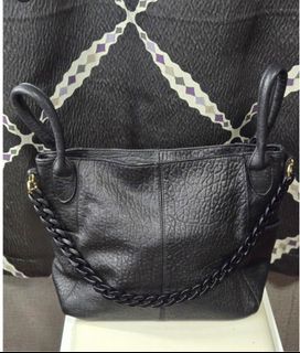 (Category: ) located in . Submitted by affordabags_cd (Listing ID 1460426464, Image 1). Description: .
