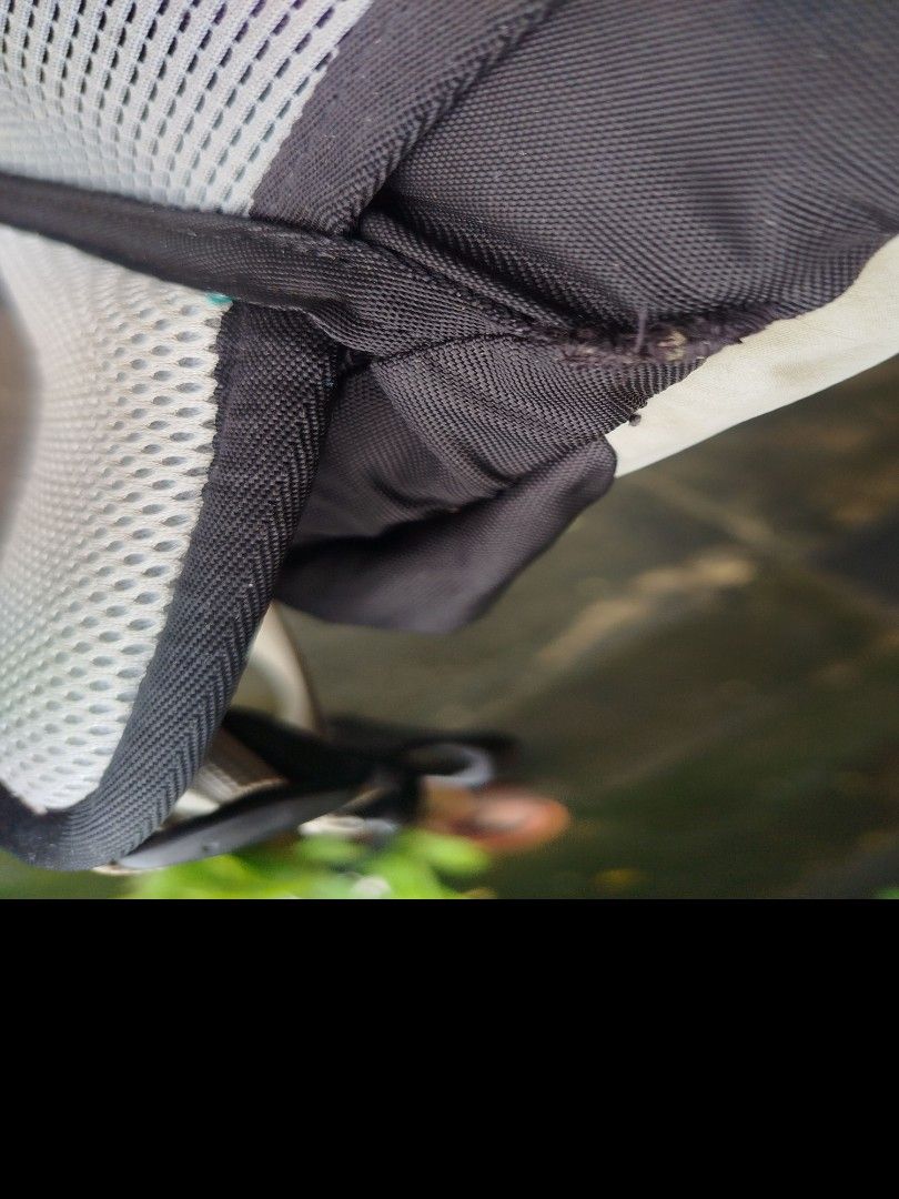 KAILAS 22L Backpack Cream White Black (Category: Backpacks) located in Bulacan. Submitted by kickstreetph (Listing ID 1460354193, Image 3). Description: Kailas Ridge 22 Hiking / Travel backpack Used goodcondition Sign of usage | Need wash with hydration bladder sleeves Minor stitch sa backpanel not visible when worn. dm me.