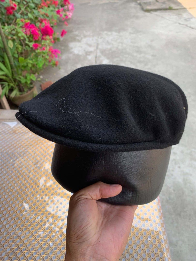 Kangol 504 Wool Cap Black Small (Category: Caps & Hats) located in Tagum. Submitted by knilevinc69480 (Listing ID 1460401261, Image 2). Description: - Brand: Kangol - Model: 504 - Color: Black - Material: Wool - Size: Small - Condition: Shows some signs of use, like a few stray hairs (please check photos for details). - Style: Classic, great for everyday wear. - Origin: Made in China.