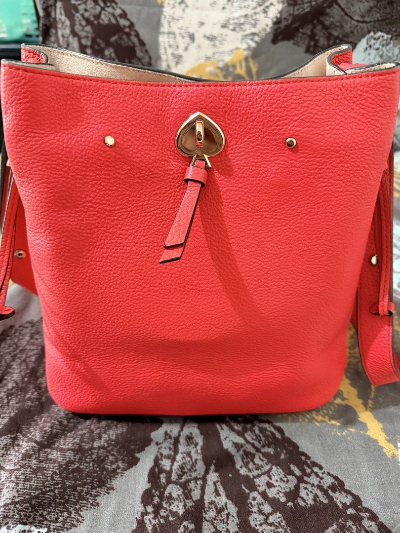 Kate Spade Bucket Bag (Category: Cross-body Bags) located in Dinalupihan. Submitted by laviajeraph (Listing ID 1460323364, Image 3). Description: 👜 KATE SPADE BUCKET BAG WITH SLING ✨ Elegant and versatile Kate Spade bucket bag — can be carried by hand or worn as a sling/crossbody! 💕 Perfect for everyday use, dates, errands, or casual outings. A timeless piece that’s easy to pair with different outfits. 📌 Condition: Preloved / Excellent conditi