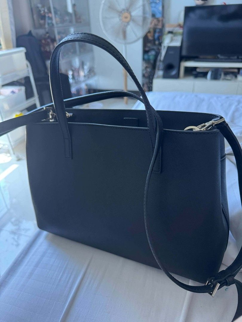 Kate Spade Maiden Saffiano Tote (Category: Tote Bags) located in Manila. Submitted by jtfr5 (Listing ID 1460364566, Image 2). Description: never been used orig SRP 196.70USD/11-12k in php.