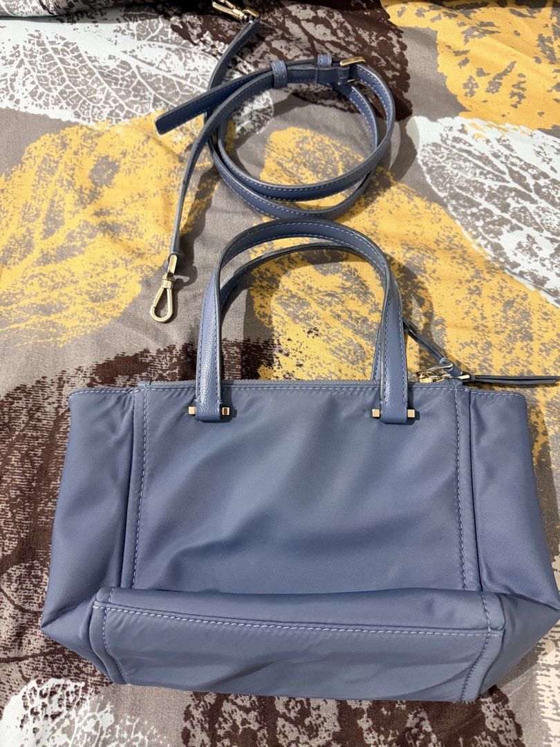 Kate Spade Sling Bag (Excellent Condition) (Category: Cross-body Bags) located in Dinalupihan. Submitted by laviajeraph (Listing ID 1460327809, Image 2). Description: 👜 KATE SPADE SLING BAG ✨ Chic and timeless Kate Spade sling bag — a perfect everyday companion! 💕 Compact yet functional, perfect for errands, casual days, travel, or quick coffee/dinner dates. Easy to style and carry! 📌 Condition: Preloved / Excellent condition 📸 Actual photos 