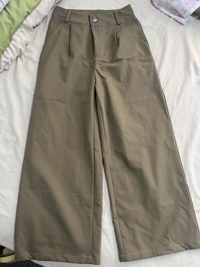 Khaki wideleg pants (25-26) (Category: Jeans) located in Quezon City. Submitted by samirosie0329 (Listing ID 1460486764, Image 2). Description: Used once only! Good as new. No issues .