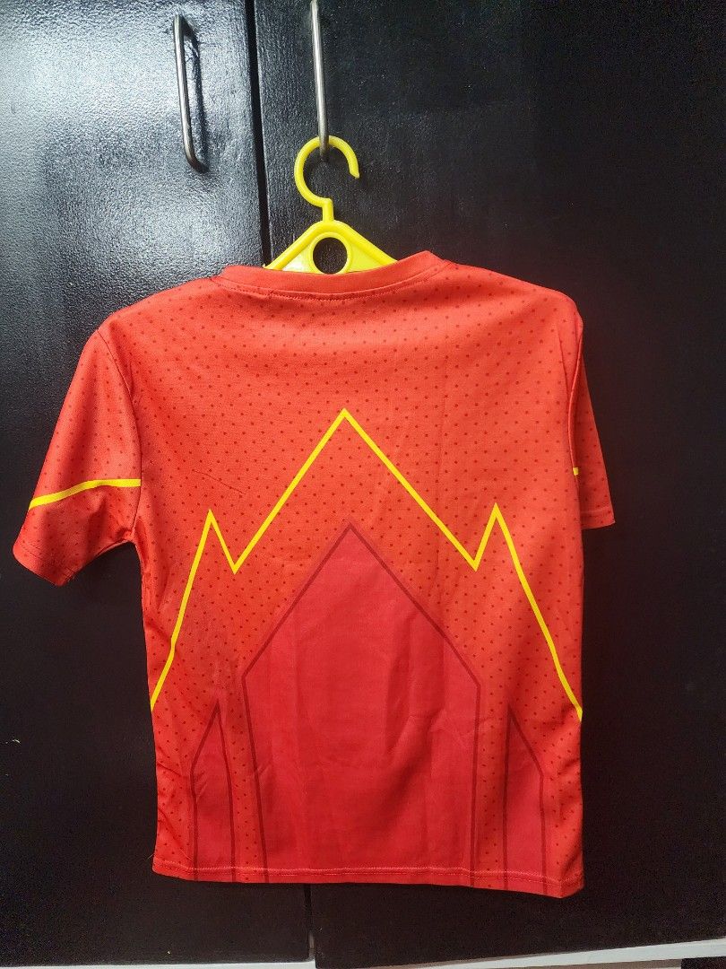 The Flash T-shirt (Category: Activewear) located in Paranaque City. Submitted by bluegreen689 (Listing ID 1460460305, Image 2). Description: - Red t-shirt featuring The Flash lightning bolt design. - Short sleeves for comfort. - Made from breathable fabric - Perfect for playtime, school, or everyday casual wear. - A must-have for any Flash fan! condition 8/10 sz small 24 inches length 18 inches armpit to armpit.