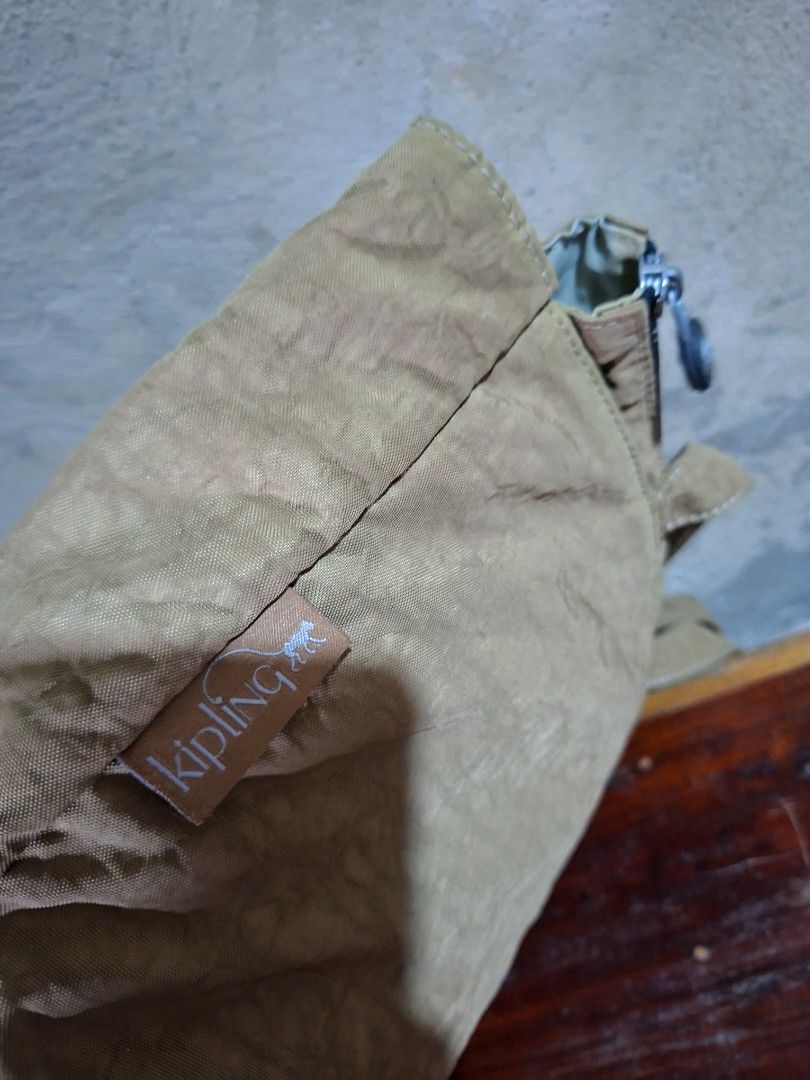 Kipling (Category: Tote Bags) located in Baguio. Submitted by meganmeganv (Listing ID 1460506814, Image 3). Description: .