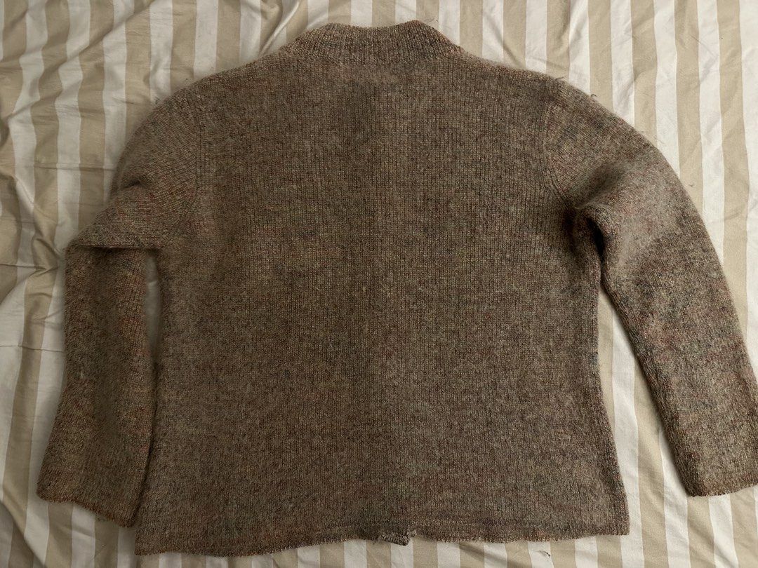 Knitted Cardigan (Category: Coats, Jackets and Outerwear) located in Pasig City. Submitted by frankiscleaning (Listing ID 1460419057, Image 3). Description: Knitted cardigan Small to medium fit.