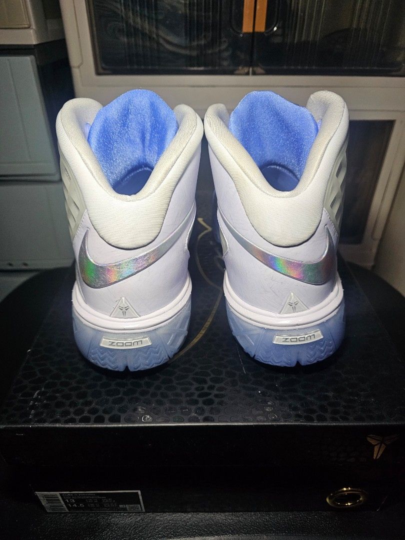 Kobe 3 High Christmas Size 13 (Category: Sneakers) located in San Juan City. Submitted by frelite (Listing ID 1460486674, Image 3). Description: .