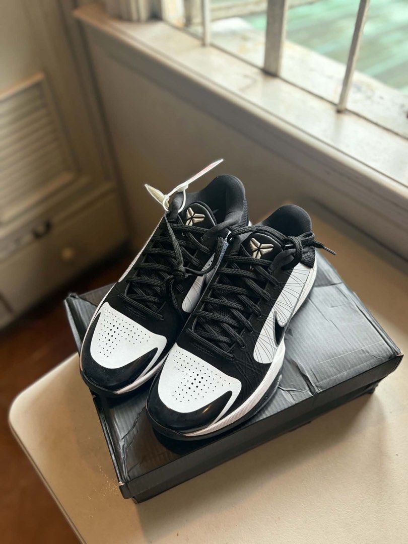 Kobe V Protro “Panda” (Category: Casual Shoes) located in Imus. Submitted by leesamuelmndz04 (Listing ID 1460350708, Image 1). Description: For Sale Kobe V Protro “Panda” UA Pair MAX BATCH Size US 8 | EUR 41 Price: 2,499 Location: Cavite.