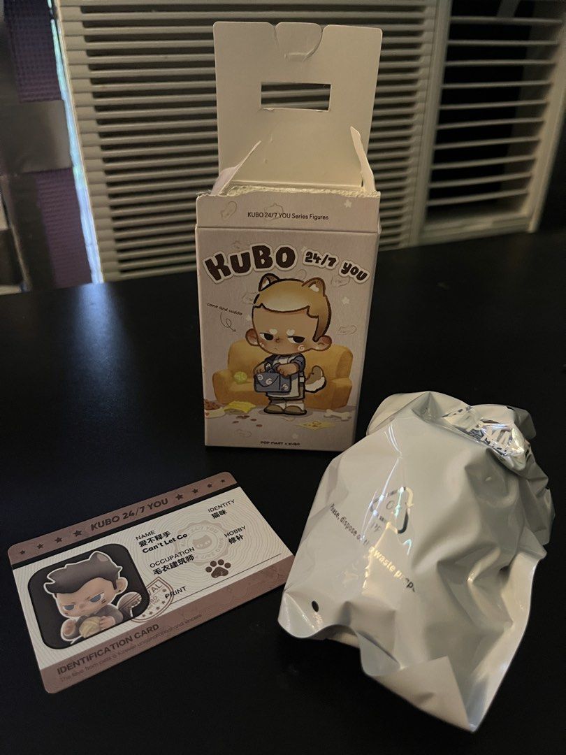 KUBO 24/7 YOU Series Figures Blind Box (Category: Designer & Blind Box Toys) located in Quezon City. Submitted by jjawsh (Listing ID 1460412230, Image 1). Description: - KUBO 24/7 YOU Series blind box figure - Character: 'Can't Let Go' - Series: 'come and cuddle' - Includes: Identification card and original packaging (unopened package but opened box) RFS: Duplicate.