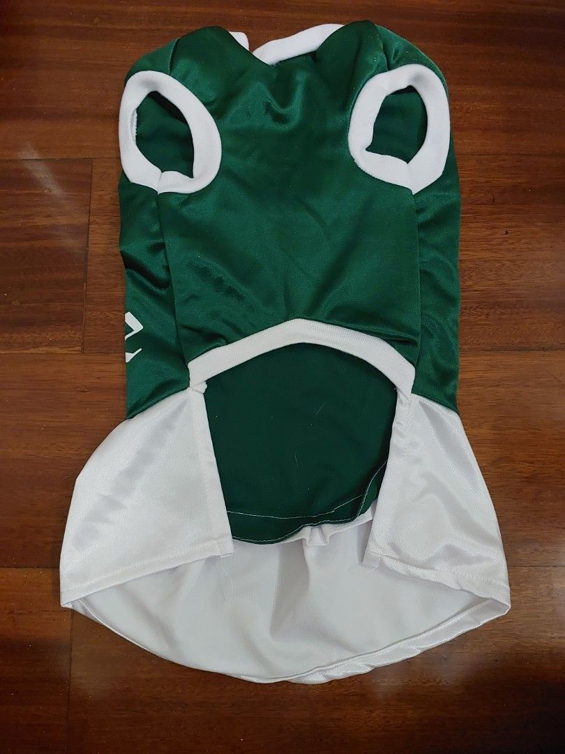 La Salle Pet Costume (Category: Homes & Other Pet Accessories) located in Caloocan City. Submitted by ericajane_tc (Listing ID 1460476766, Image 2). Description: Fit for small to medium breed.