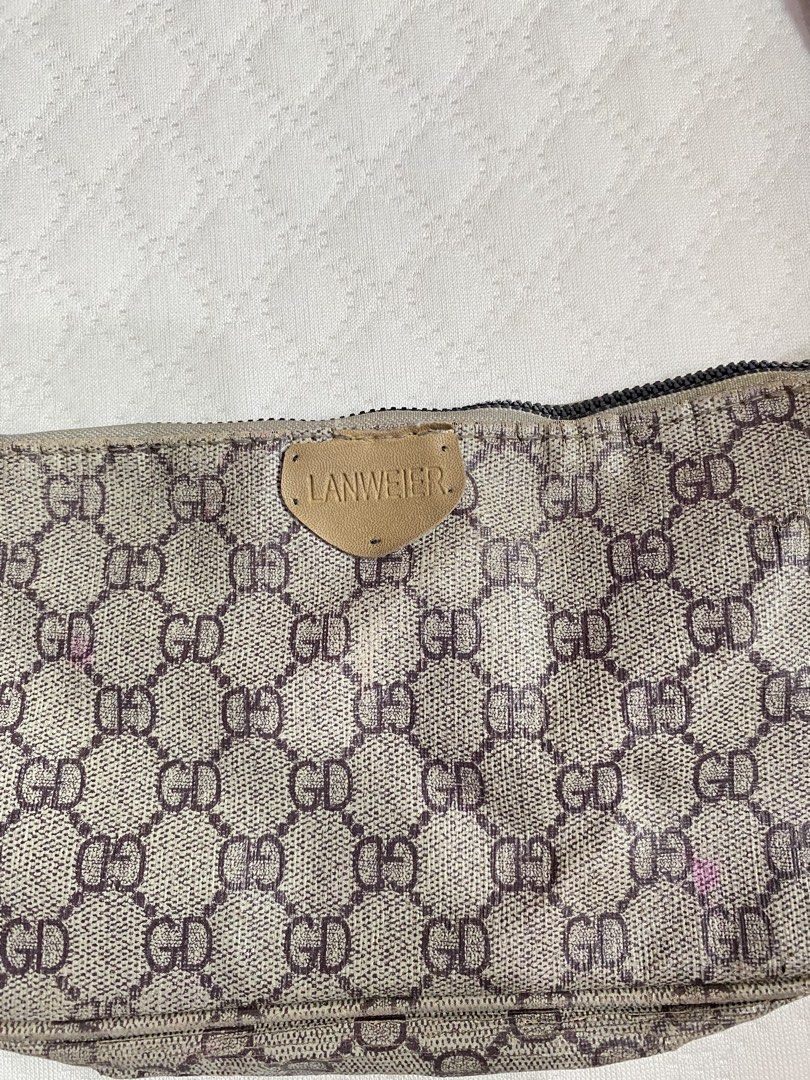 Lanweier shoulder bag (Category: Shoulder Bags) located in Marikina City. Submitted by tomie_kawakami (Listing ID 1460420308, Image 2). Description: - minimal sign of use - need cleaning inside - open for meet ups Marikina city Shipping via J&t/ lalamove / self book / meet up .