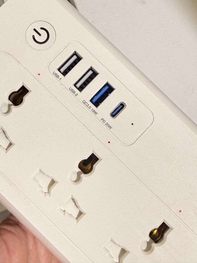 LASCO Wifi Universal Strip (Category: Electrical, Adaptors & Sockets) located in Manila. Submitted by k0701_01 (Listing ID 1460422367, Image 2). Description: - orig price: ₱2000 - rfs: moving out - working.