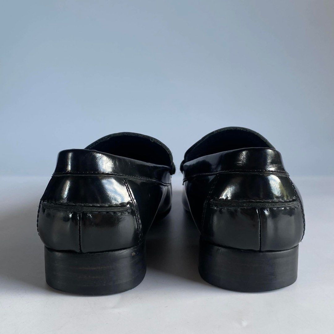 Last Pair Penny Loafers (Category: Loafers) located in Manila. Submitted by brightearth.67349b (Listing ID 1460454144, Image 2). Description: Very Good condition .