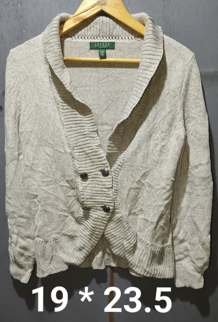 LAUREN RALPH LAUREN (Category: Coats, Jackets and Outerwear) located in Makati City. Submitted by updownthrift (Listing ID 1460462935, Image 1). Description: NO ISSUE NEED WASH ONLY.