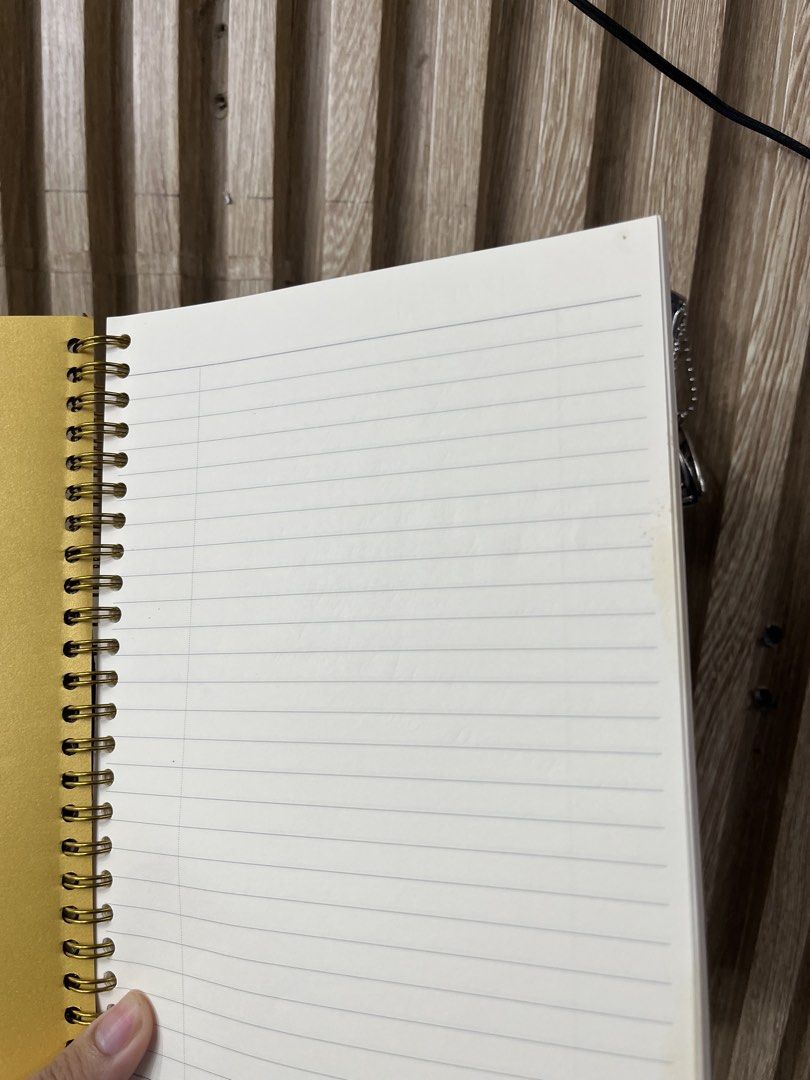 FREE SF Leather oxford notebook (Category: Stationery & School Supplies) located in Floridablanca. Submitted by common.room (Listing ID 1460393151, Image 3). Description: never used has minor flaws like scratch sa front cover and yellow stain sa side (first page lang) last price.