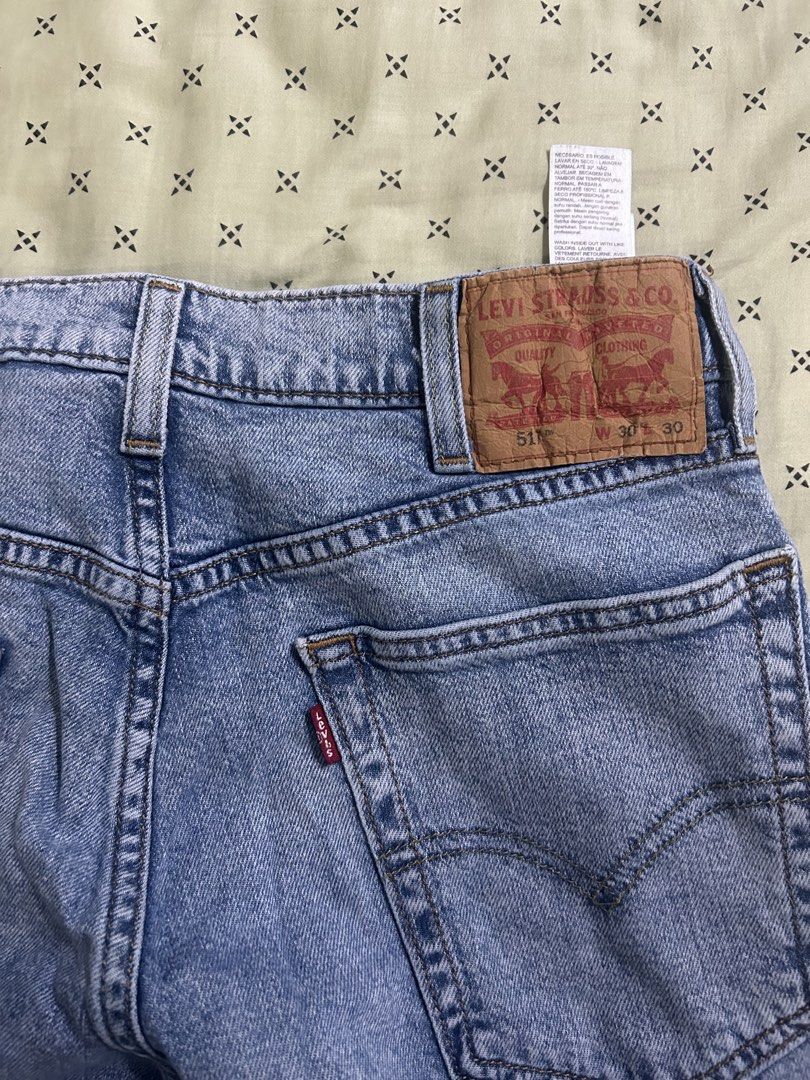 Levi’s 517 (Bootcut jeans) (Category: Jeans) located in Makati City. Submitted by racarbon (Listing ID 1460355624, Image 3). Description: Levi’s 517 bootcut lightwash jeans (W30L30) rarely used for 1.5 years. Legit Levi’s jeans, bought at Levi’s SM Makati.
